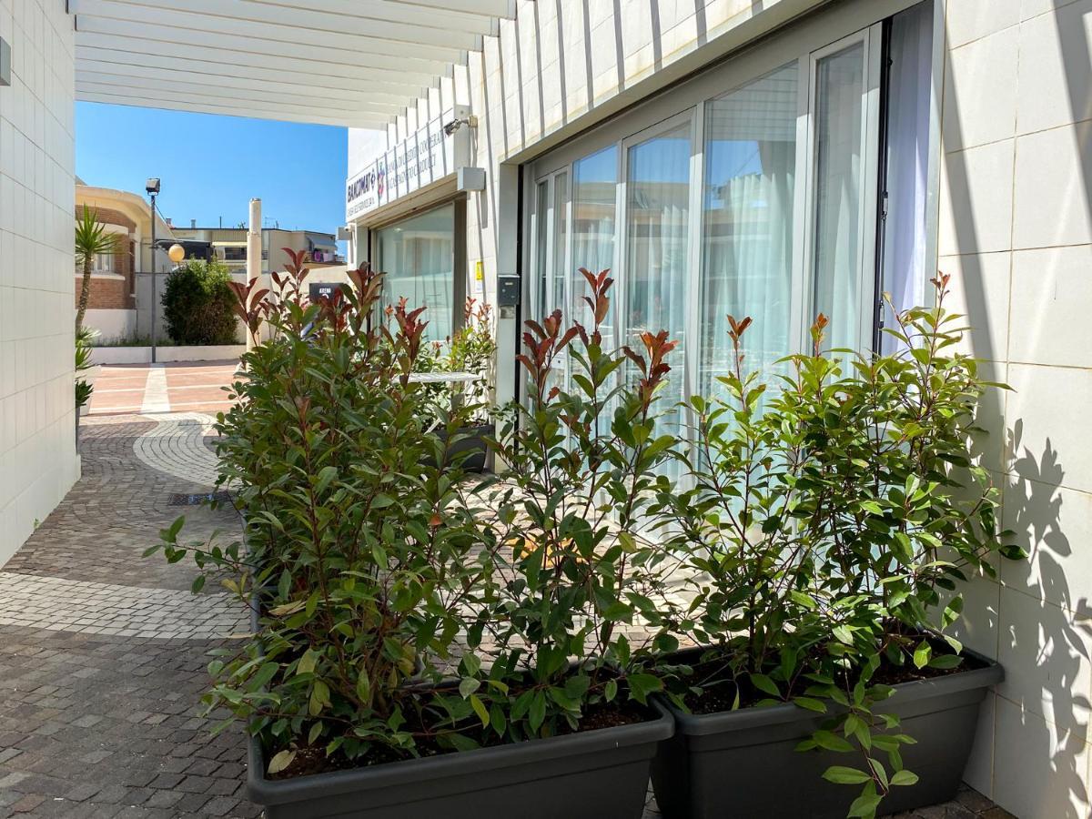 Appartamento A 30 Mt Dal Mare Cecina  Extérieur photo