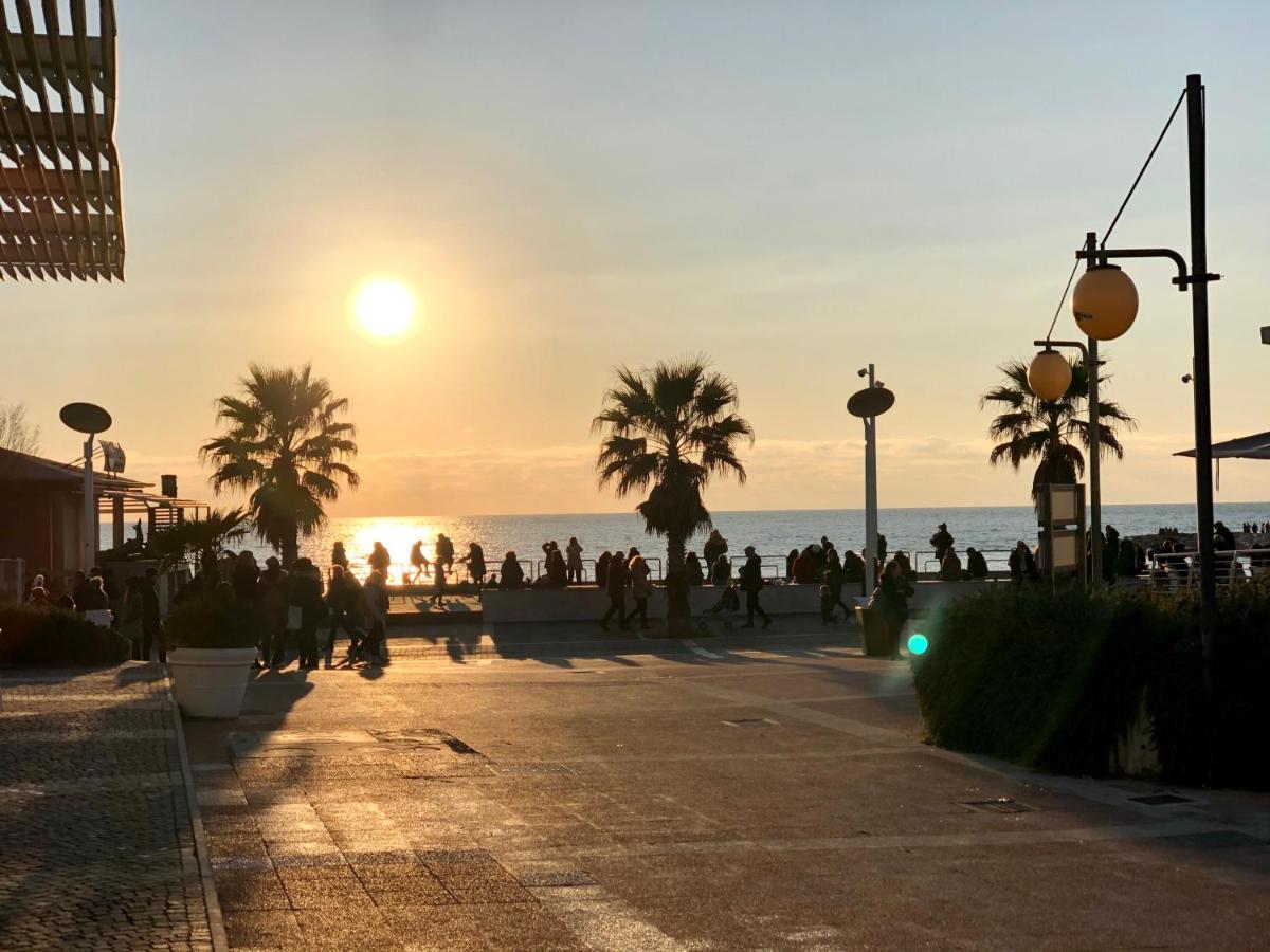 Appartamento A 30 Mt Dal Mare Cecina  Extérieur photo